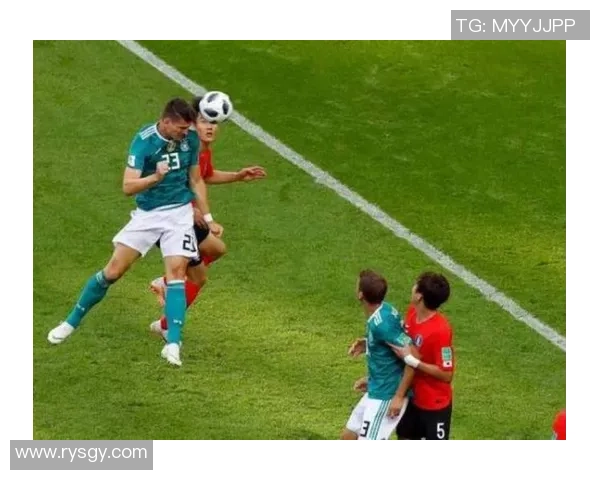 脚歪的足球天才：那些让人惊叹的独特球技与姿势